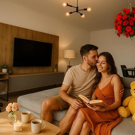 High-Rise Luxury Apartment With Free Parking Бухарест Екстер'єр фото