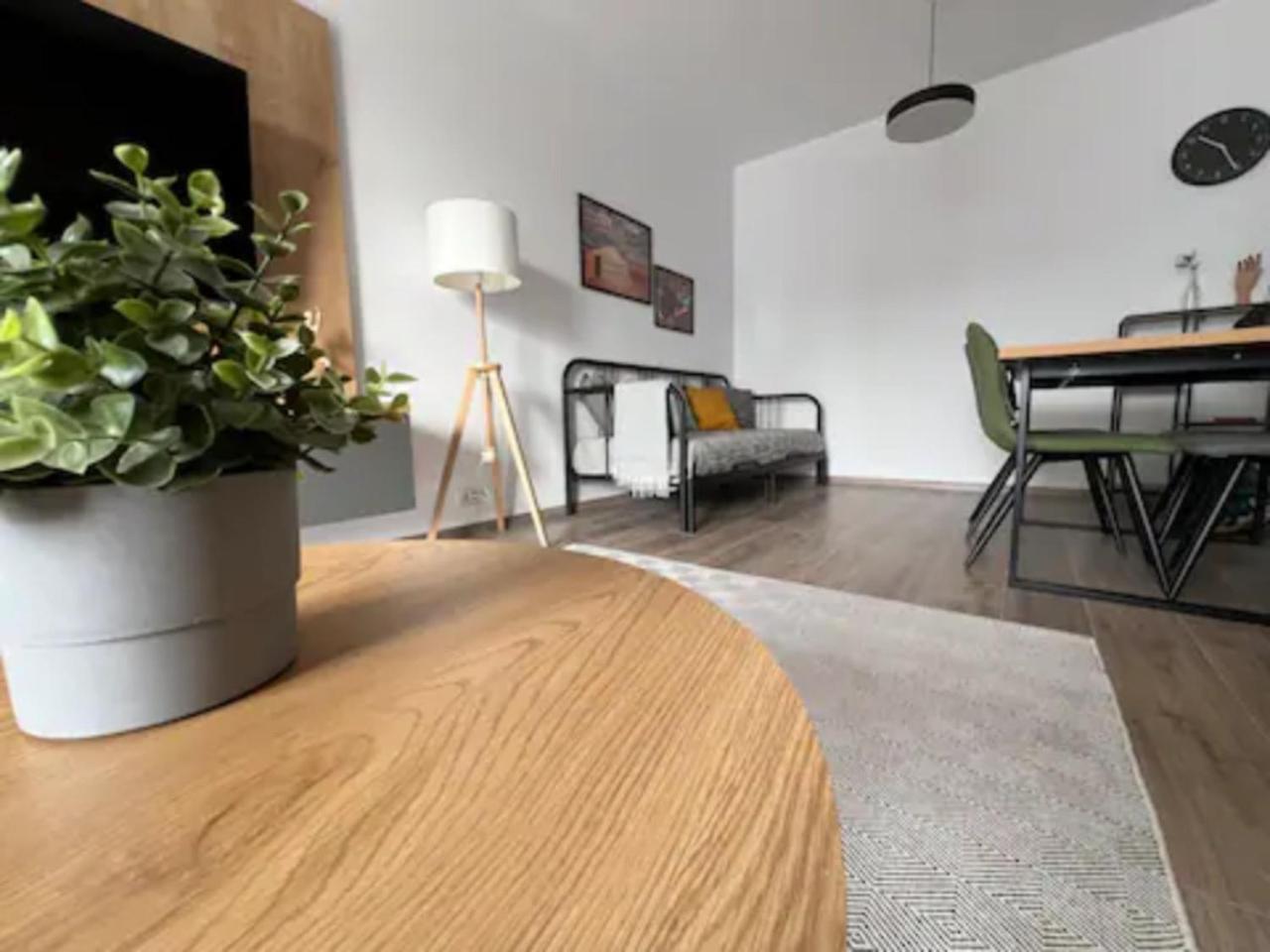High-Rise Luxury Apartment With Free Parking Бухарест Екстер'єр фото