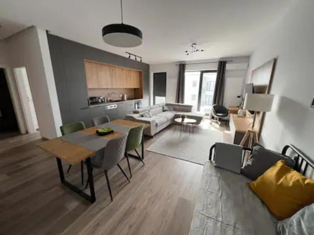 High-Rise Luxury Apartment With Free Parking Бухарест Екстер'єр фото