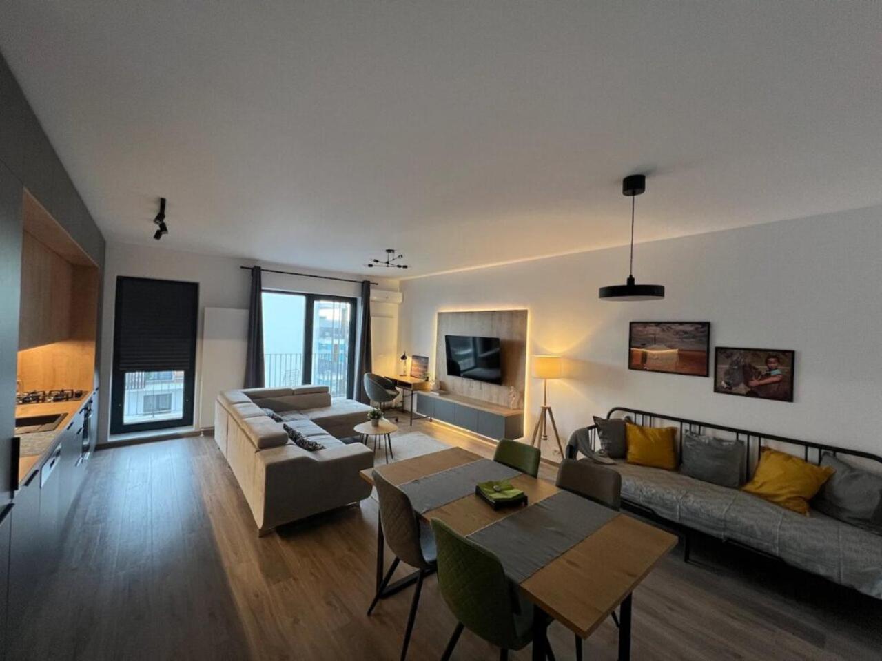 High-Rise Luxury Apartment With Free Parking Бухарест Екстер'єр фото