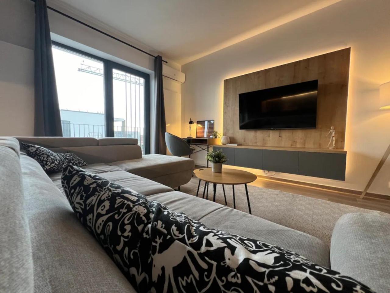 High-Rise Luxury Apartment With Free Parking Бухарест Екстер'єр фото
