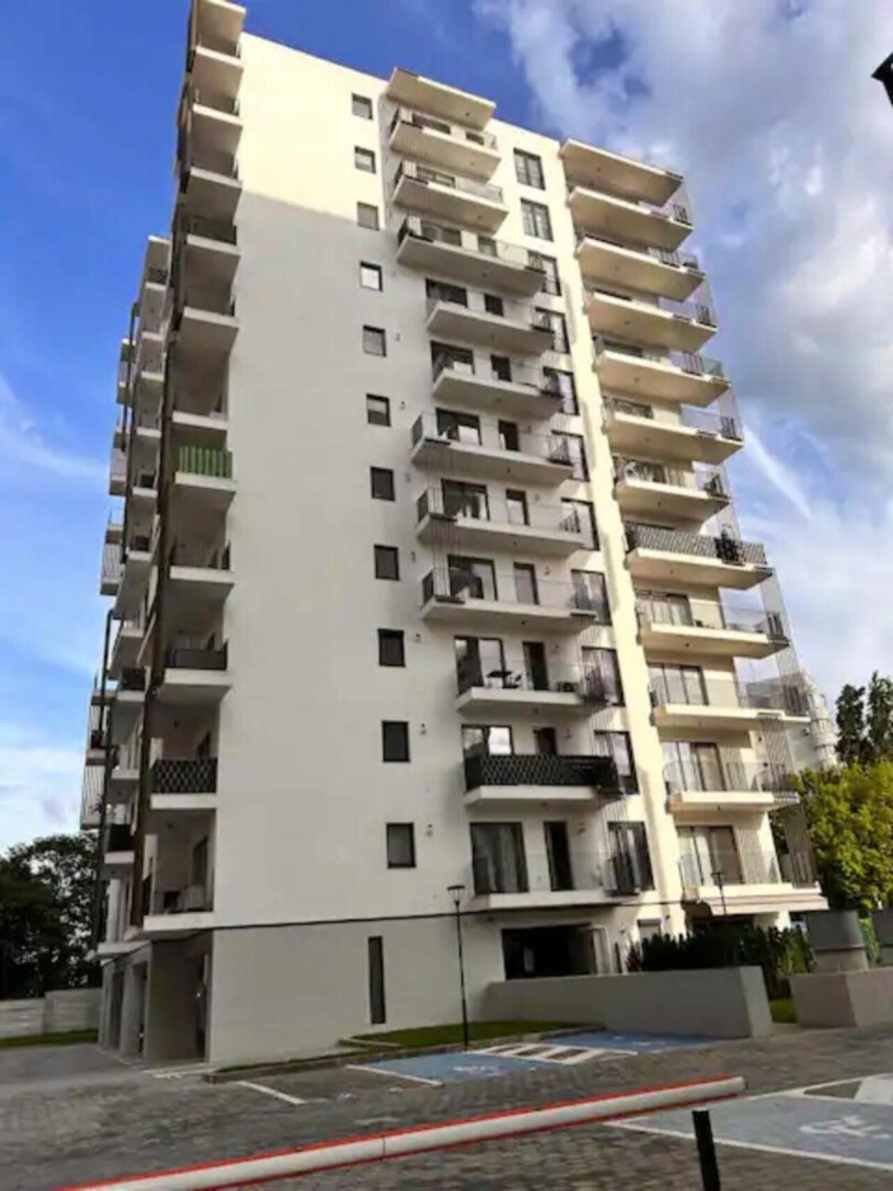 High-Rise Luxury Apartment With Free Parking Бухарест Екстер'єр фото