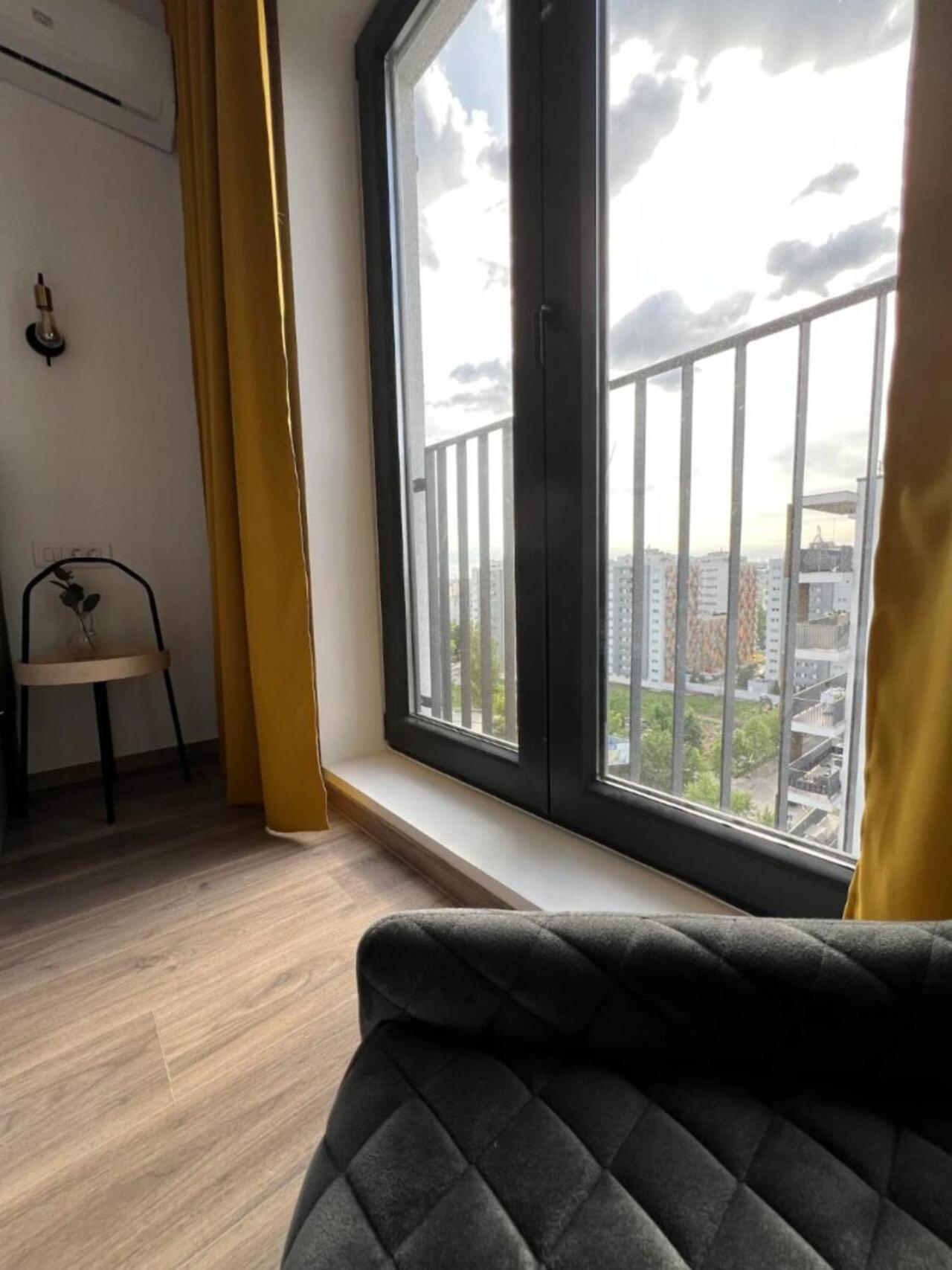 High-Rise Luxury Apartment With Free Parking Бухарест Екстер'єр фото