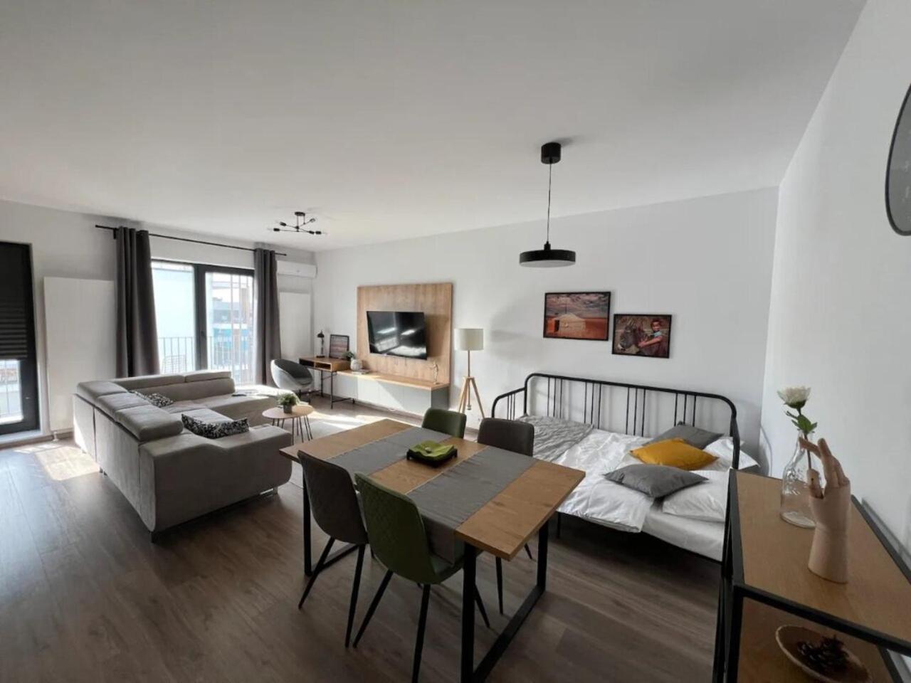 High-Rise Luxury Apartment With Free Parking Бухарест Екстер'єр фото