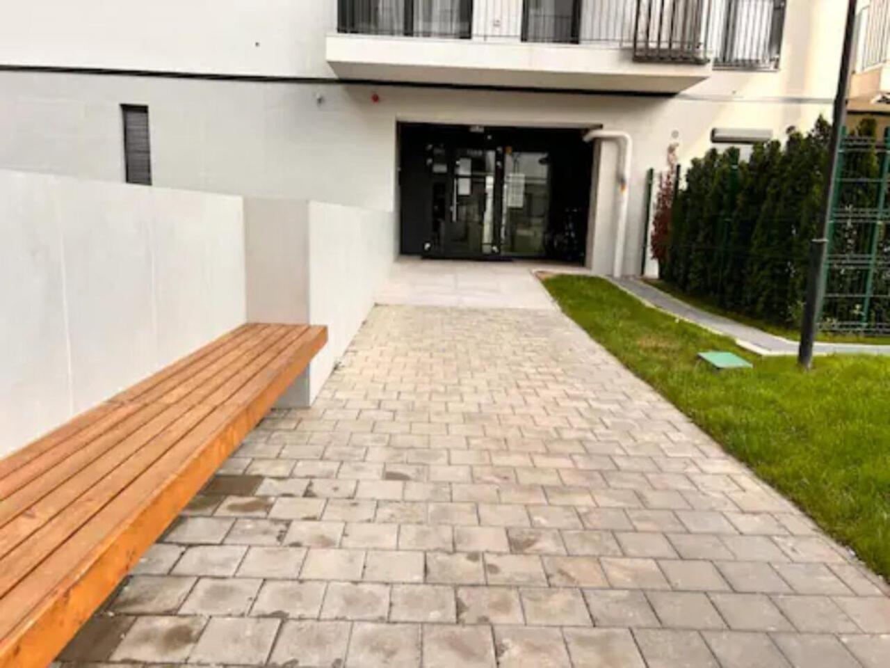 High-Rise Luxury Apartment With Free Parking Бухарест Екстер'єр фото