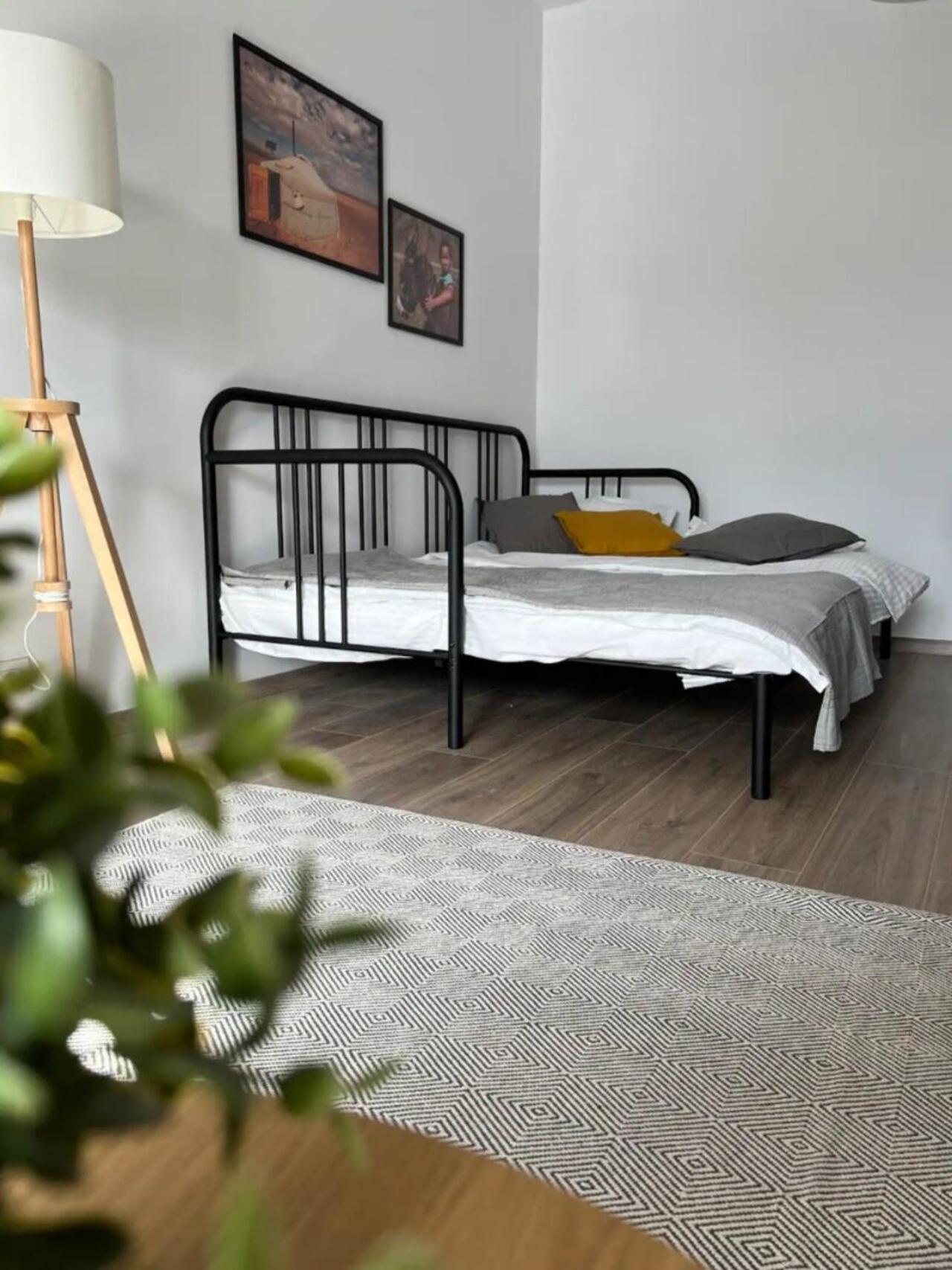 High-Rise Luxury Apartment With Free Parking Бухарест Екстер'єр фото